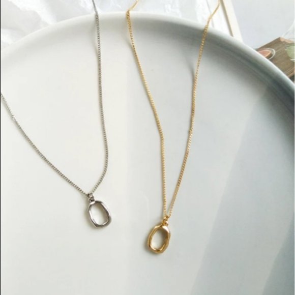 *NEW Yellow Gold Irregular Oval Necklace - Picture 6 of 8